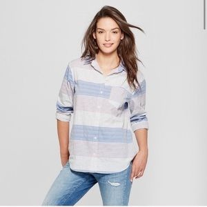 Universal Thread Button Down